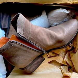Lucky Brand Lelah Brindle Bridgetown Boots size 8.5